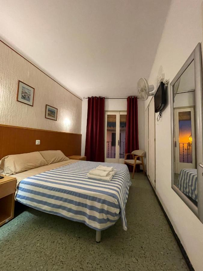 P&R Hostals Maria Rosa Tossa de Mar Exteriér fotografie