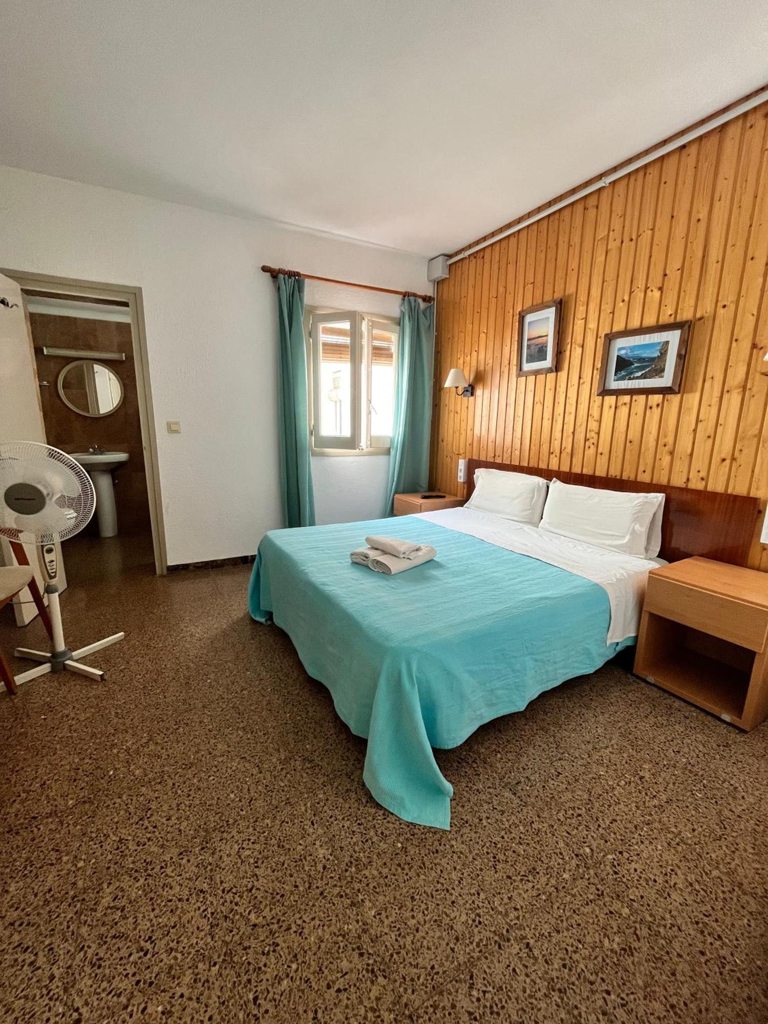 P&R Hostals Maria Rosa Tossa de Mar Exteriér fotografie
